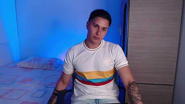 valentinosex1 online show from 10/08/25, 09:48