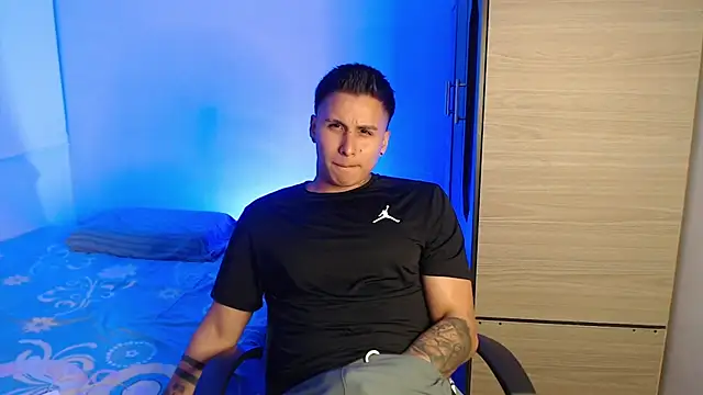 valentinosex1 online show from 01/13/26, 12:04