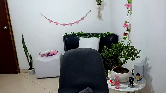 Zendaya11 online show from 11/08/25, 06:28