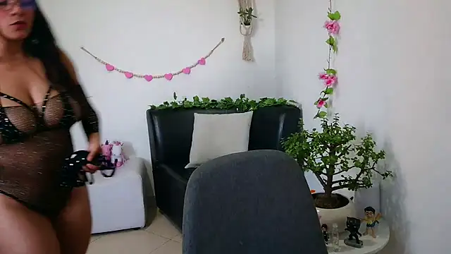 Zendaya11 online show from 11/06/25, 10:03