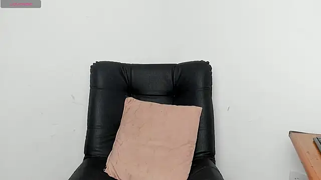 axel davis  online show from 12/23/25, 01:38