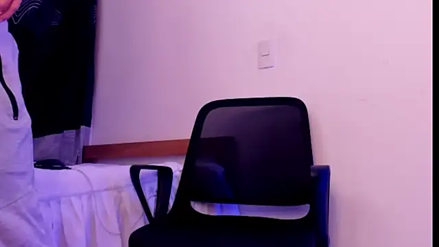 axel davis  online show from 10/30/25, 01:26