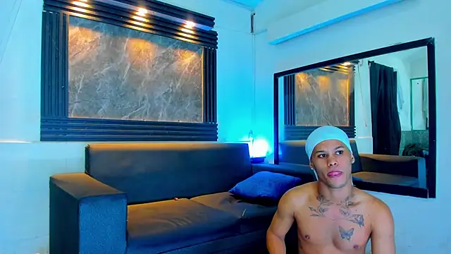 Snapshot of Rick_big chatting on 10/10/25, 04:35 Rick big online show from 10/10/25, 04:35