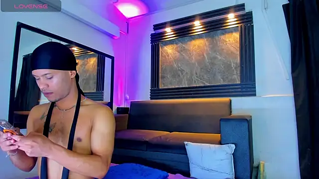 Snapshot of Rick_big chatting on 09/14/25, 12:05 Rick big online show from 09/14/25, 12:05