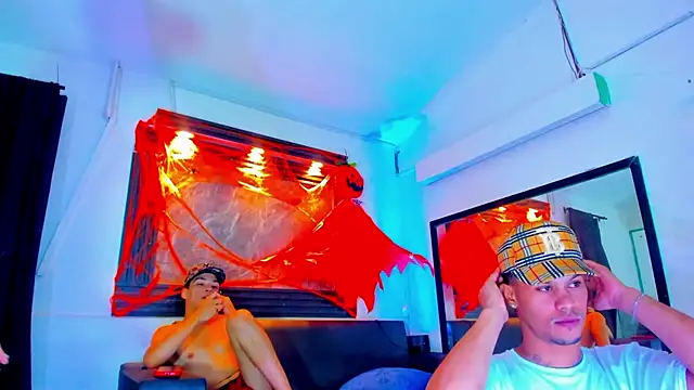 Snapshot of Rick_big chatting on 10/23/25, 03:27 Rick big online show from 10/23/25, 03:27