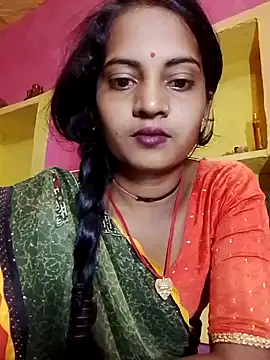 Snapshot of Hot_bbbb chatting on 10/18/25, 03:25 Hot bbbb online show from 10/18/25, 03:25