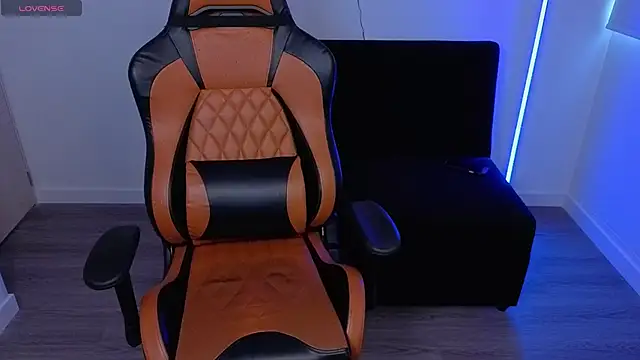 imlaiaaa online show from 10/22/25, 09:57