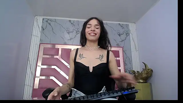 Mia swift ch online show from 11/25/25, 03:18