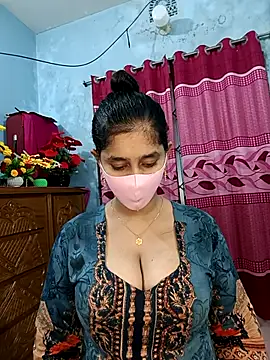 Snapshot of Cute_Faria chatting on 11/14/25, 04:32 Cute Faria online show from 11/14/25, 04:32