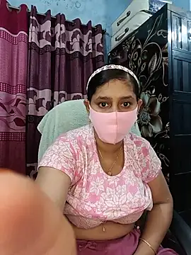 Snapshot of Cute_Faria chatting on 06/18/26, 01:49 Cute Faria online show from 06/18/26, 01:49