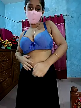 Snapshot of Cute_Faria chatting on 10/28/25, 04:39 Cute Faria online show from 10/28/25, 04:39