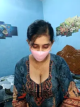 Snapshot of Cute_Faria chatting on 11/09/25, 04:00 Cute Faria online show from 11/09/25, 04:00