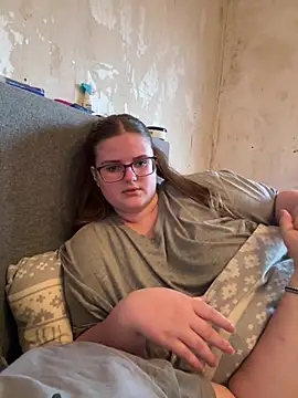 Snapshot of CurvyPaar2 chatting on 03/01/26, 04:51 CurvyPaar2 online show from 03/01/26, 04:51