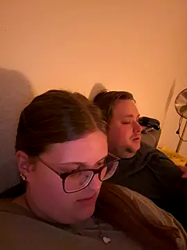 Snapshot of CurvyPaar2 chatting on 09/12/25, 07:46 CurvyPaar2 online show from 09/12/25, 07:46