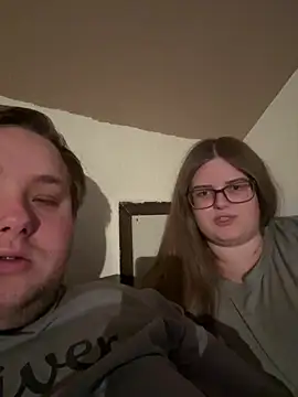 Snapshot of CurvyPaar2 chatting on 02/14/26, 08:31 CurvyPaar2 online show from 02/14/26, 08:31