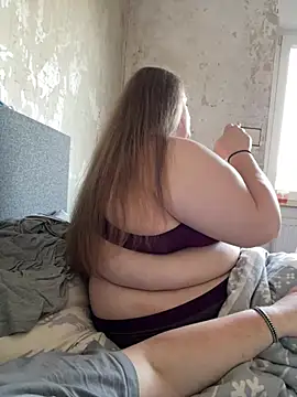 Snapshot of CurvyPaar2 chatting on 02/26/26, 01:44 CurvyPaar2 online show from 02/26/26, 01:44