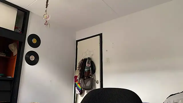 Snapshot of camille_delrey chatting on 11/26/25, 05:46 camille delrey online show from 11/26/25, 05:46