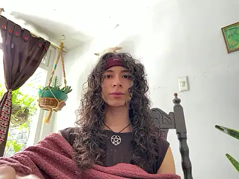 Snapshot of camille_delrey chatting on 11/05/25, 04:54 camille delrey online show from 11/05/25, 04:54