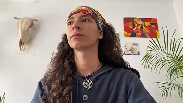 Snapshot of camille_delrey chatting on 11/14/25, 03:15 camille delrey online show from 11/14/25, 03:15