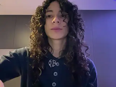 Snapshot of camille_delrey chatting on 10/12/25, 05:42 camille delrey online show from 10/12/25, 05:42