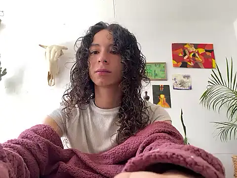 Snapshot of camille_delrey chatting on 11/12/25, 03:38 camille delrey online show from 11/12/25, 03:38