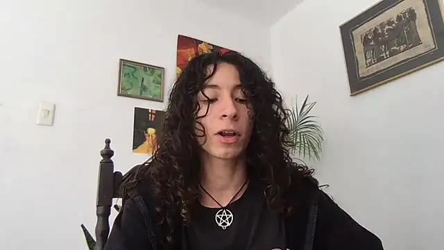 Snapshot of camille_delrey chatting on 11/23/25, 06:07 camille delrey online show from 11/23/25, 06:07