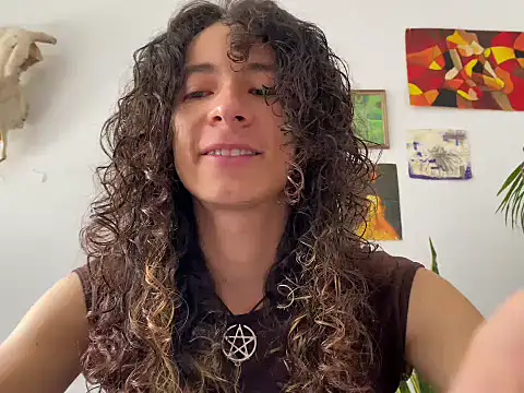 Snapshot of camille_delrey chatting on 11/04/25, 04:00 camille delrey online show from 11/04/25, 04:00