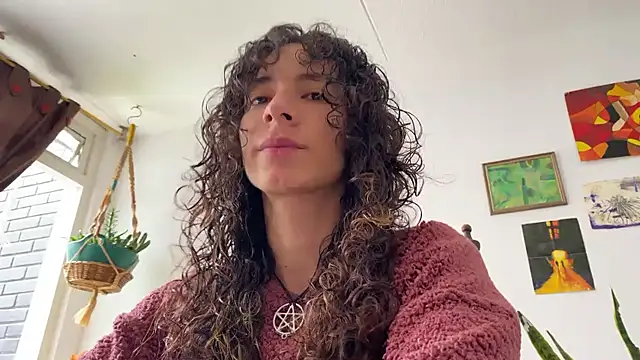 Snapshot of camille_delrey chatting on 11/13/25, 04:00 camille delrey online show from 11/13/25, 04:00