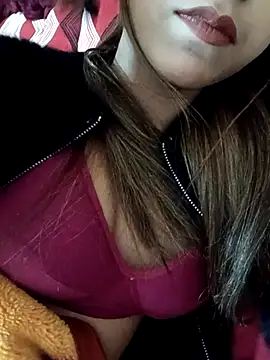 payalsharma95 online show from 12/17/25, 04:23