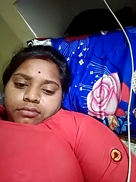 Snapshot of Hot_crety chatting on 11/02/25, 11:32 Hot crety online show from 11/02/25, 11:32