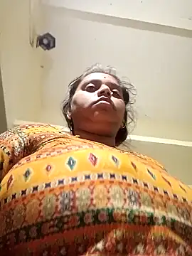 Snapshot of Hot_crety chatting on 11/05/25, 12:14 Hot crety online show from 11/05/25, 12:14