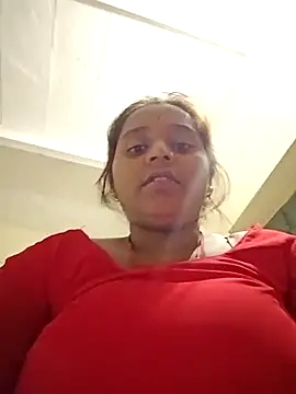 Snapshot of Hot_crety chatting on 10/29/25, 03:11 Hot crety online show from 10/29/25, 03:11