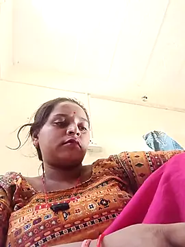 Snapshot of Hot_crety chatting on 06/24/26, 04:11 Hot crety online show from 06/24/26, 04:11