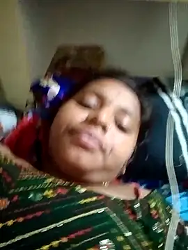 Snapshot of Hot_crety chatting on 11/03/25, 11:52 Hot crety online show from 11/03/25, 11:52