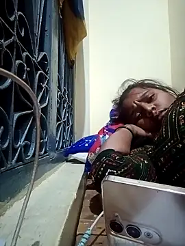 Hot crety online show from 12/02/25, 12:33