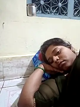 Snapshot of Hot_crety chatting on 10/15/25, 11:46 Hot crety online show from 10/15/25, 11:46