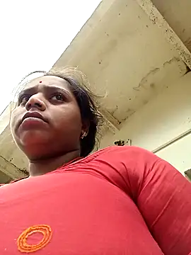 Snapshot of Hot_crety chatting on 09/27/25, 05:13 Hot crety online show from 09/27/25, 05:13