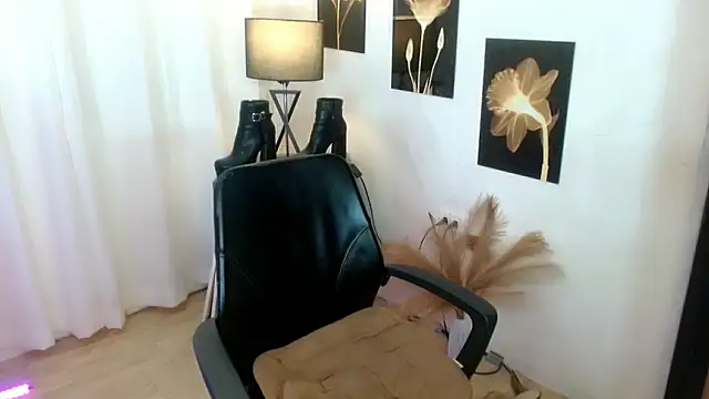 Sassy Suzuhime online show from 02/13/26, 12:05