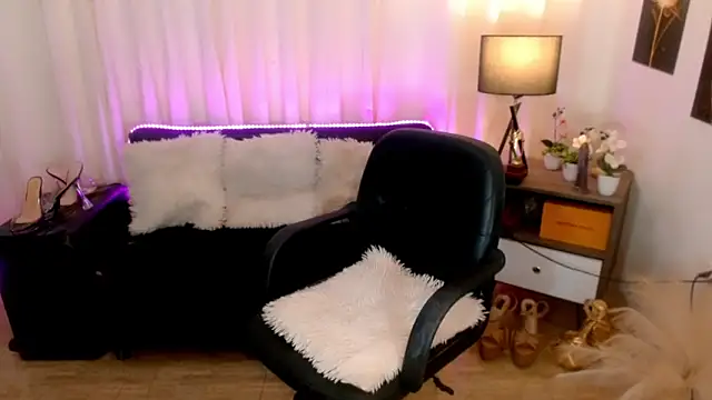 Sassy Suzuhime online show from 10/24/25, 01:37