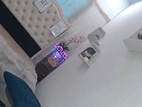 miss strongerthanbefore03 online show from 09/30/25, 10:38