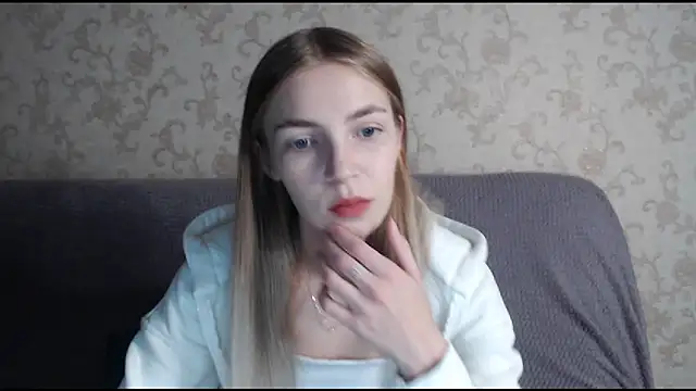 HitGyrl online show from 11/09/25, 01:09