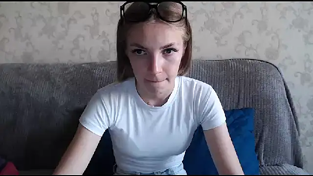 Snapshot of HitGyrl chatting on 09/12/25, 01:28 HitGyrl online show from 09/12/25, 01:28