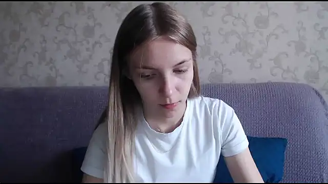 HitGyrl online show from 10/29/25, 08:13