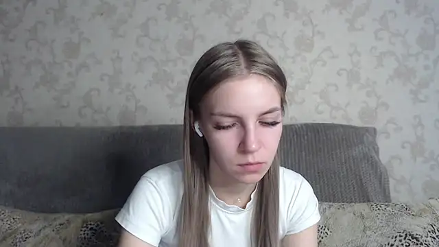 HitGyrl online show from 03/11/26, 01:32