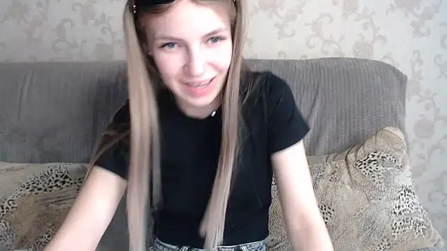 Snapshot of HitGyrl chatting on 06/23/26, 01:09 HitGyrl online show from 06/23/26, 01:09