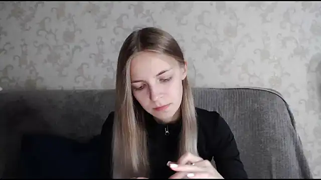 Snapshot of HitGyrl chatting on 10/07/25, 01:06 HitGyrl online show from 10/07/25, 01:06