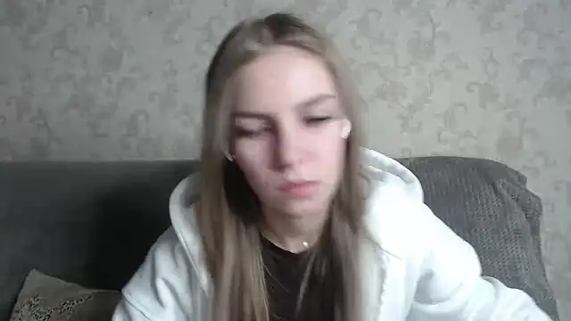 HitGyrl online show from 03/04/26, 01:02