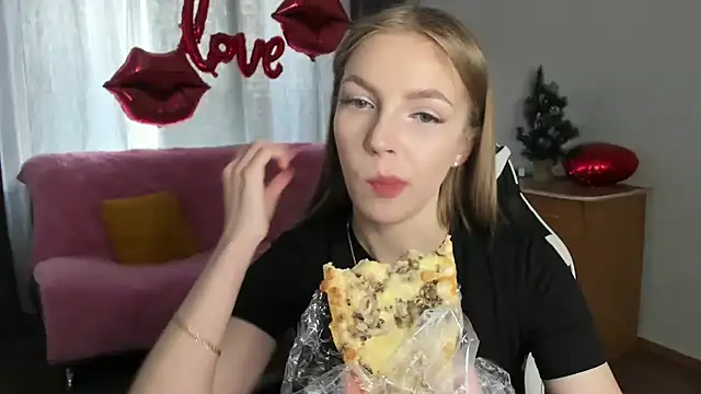 HitGyrl online show from 04/08/26, 08:05