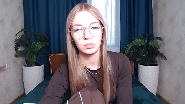 HitGyrl online show from 05/31/26, 08:31