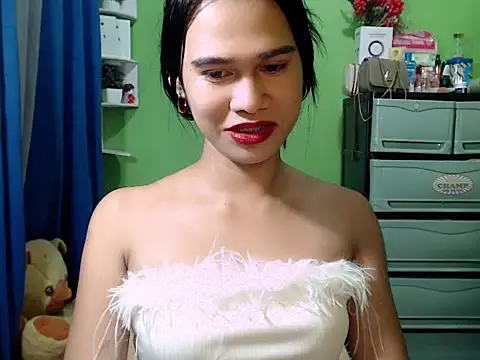 Snapshot of urseductivebarbie_xx chatting on 05/02/26, 12:32 urseductivebarbie xx online show from 05/02/26, 12:32